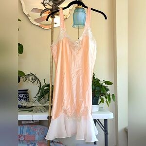 Gorgeous Liverpool Vintage Peach Lace Trim Chemise Slip Dress Lingerie